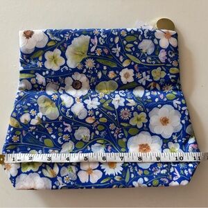 New Estée Lauder Floral Blue Makeup Bag